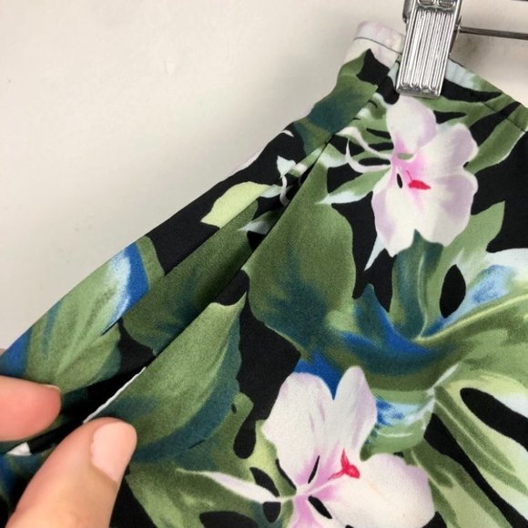 Show Me Your Mumu Sawyer Tropical Floral Shorts Large - Picture 5 of 5